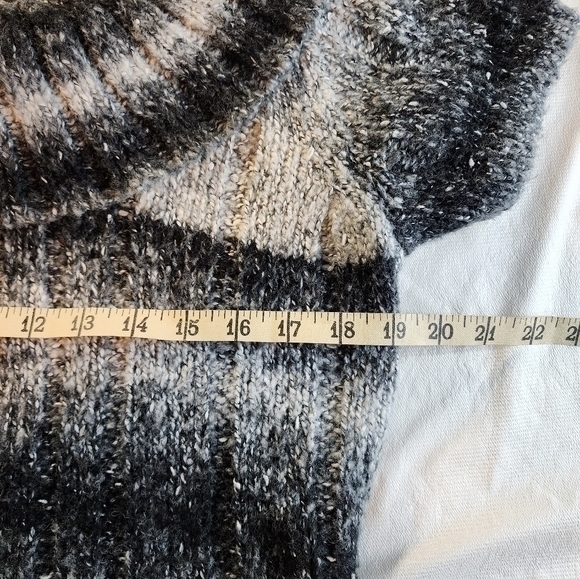 Mercer & Madison Off The‎ Shoulder Black Gray Wool Blend Sweater Large - Picture 4 of 12